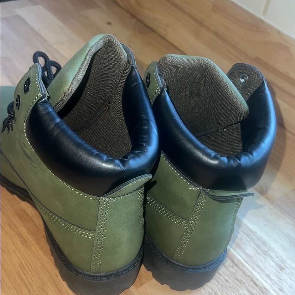 Green Lace-Up Boots - Picture 5 of 6